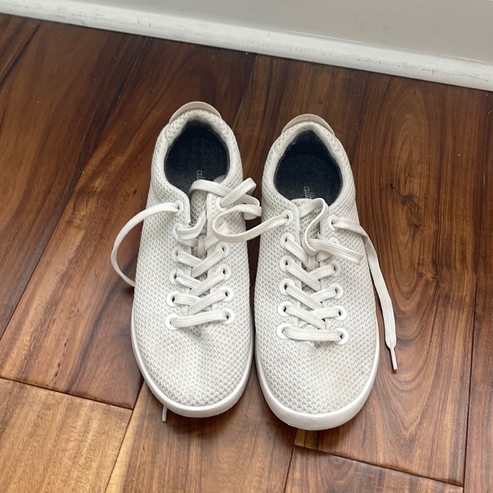 White allbirds / size 8 / lightly worn (2-3 times)